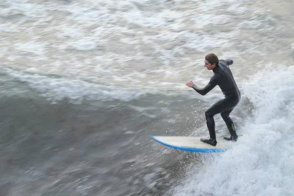 Surfing Stranden Baskien — Stockfoto