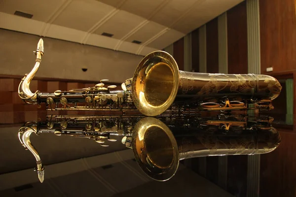 Saxophon Dans Une Salle Conservatoire — Photo