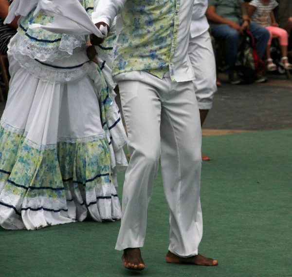 Colombiaanse Volksdansvoorstelling Een Straatfestival — Stockfoto