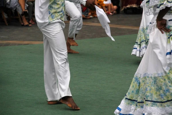 Kolumbijskie Przedstawienie Tańca Ludowego Festiwalu Ulicznym — Zdjęcie stockowe