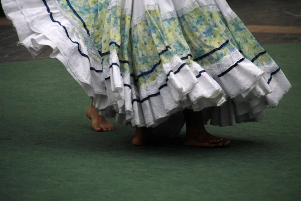 Actuación Danza Folclórica Colombiana Festival Callejero —  Fotos de Stock