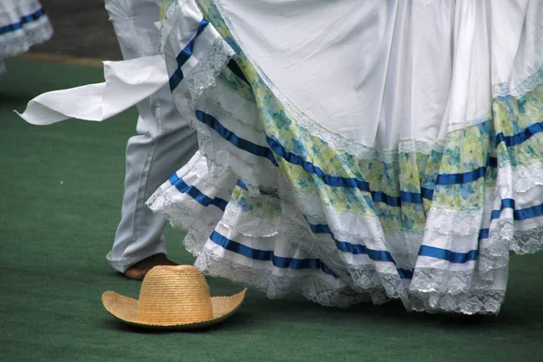 Kolumbijské Lidové Taneční Představení Pouličním Festivalu — Stock fotografie