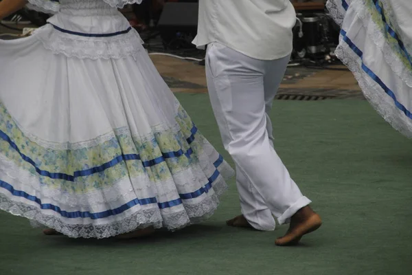 Colombiaanse Volksdansvoorstelling Een Straatfestival — Stockfoto