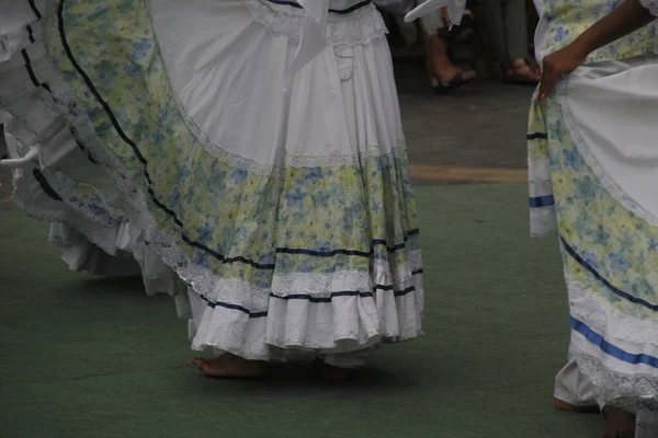 Actuación Danza Folclórica Colombiana Festival Callejero —  Fotos de Stock