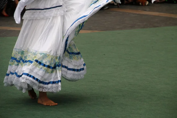 Actuación Danza Folclórica Colombiana Festival Callejero — Foto de Stock