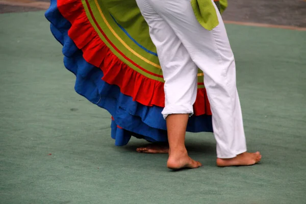 Colombiaanse Volksdansvoorstelling Een Straatfestival — Stockfoto