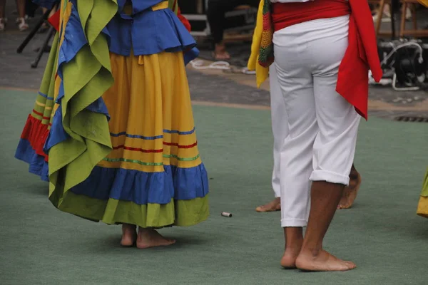 Kolumbianische Volkstanzaufführung Bei Einem Straßenfest — Stockfoto