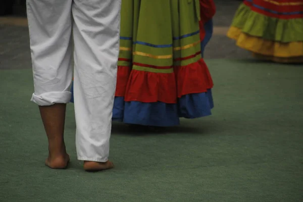 Colombiansk Folkdansföreställning Gatufestival — Stockfoto