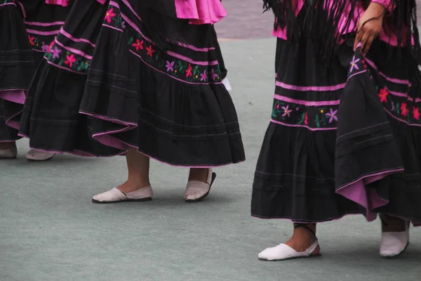 Colombiaanse Volksdansvoorstelling Een Straatfestival — Stockfoto