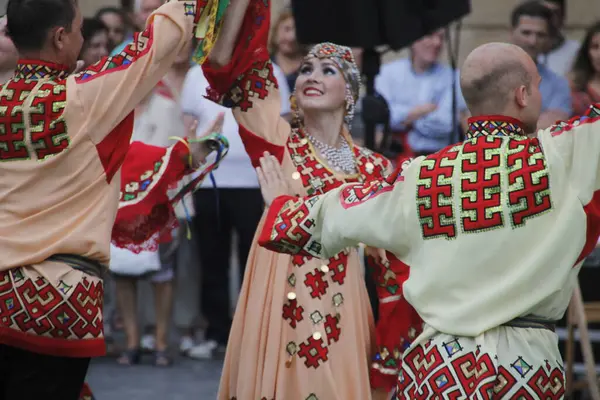 Russischer Volkstanz Auf Einem Straßenfest — Stockfoto
