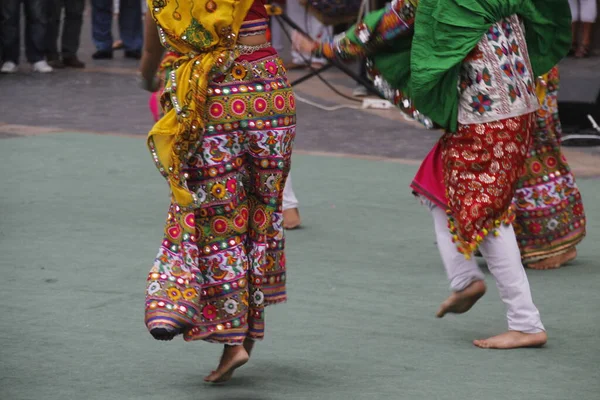 Indischer Volkstanz Auf Einem Straßenfest — Stockfoto