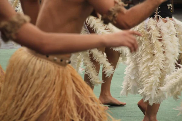 南の海はストリートフォークフェスティバルで踊る — ストック写真