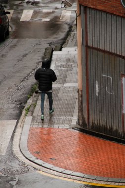 Sokakta yürürken