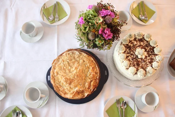 Caake Una Bandeja —  Fotos de Stock