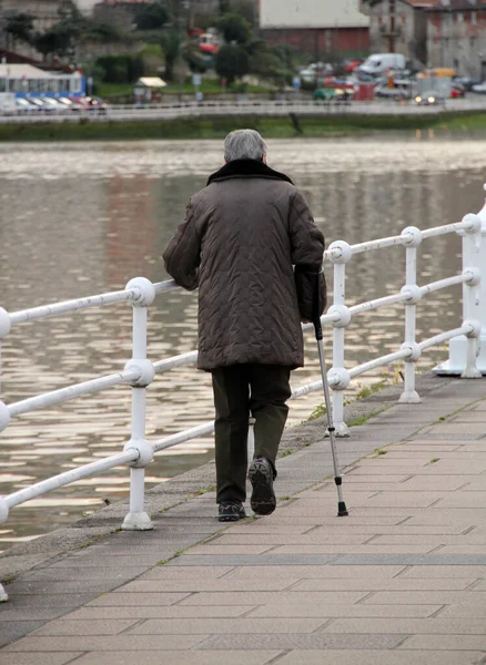 Envejecimiento Gente Caminando Calle —  Fotos de Stock
