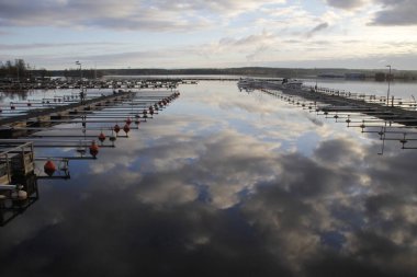 İsveç 'te bir göl manzarası