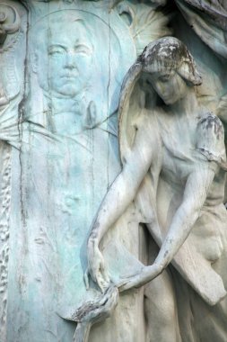 Bilbao şehir merkezinde heykel