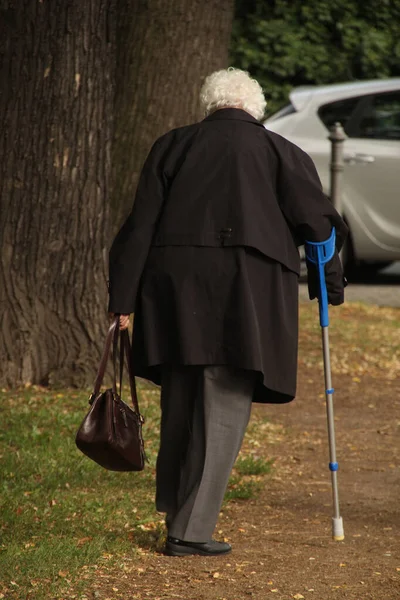 Ageing People Waking Street — Stock Photo, Image