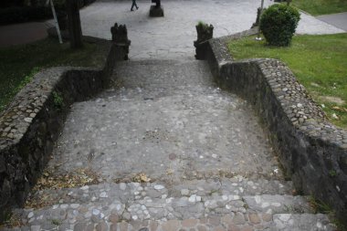 Şehirdeki merdivenler