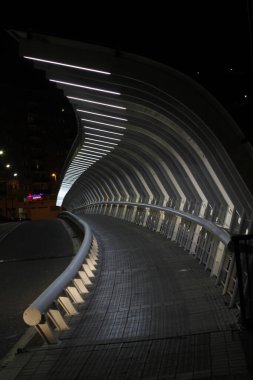 Bilbao şehrinin metropolitan bölgesinde inşa ediliyor.