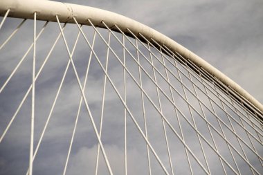 Bilbao şehrinin metropolitan bölgesinde inşa ediliyor.