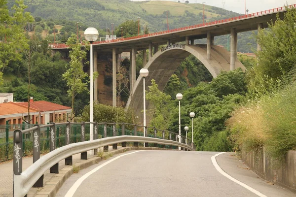 Byggnad Storstadsområdet Staden Bilbao — Stockfoto