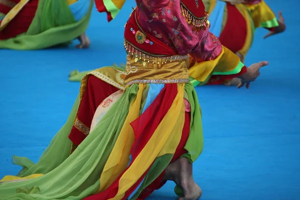 Bir Sokak Festivalinde Endonezya Halk Dansı — Stok fotoğraf