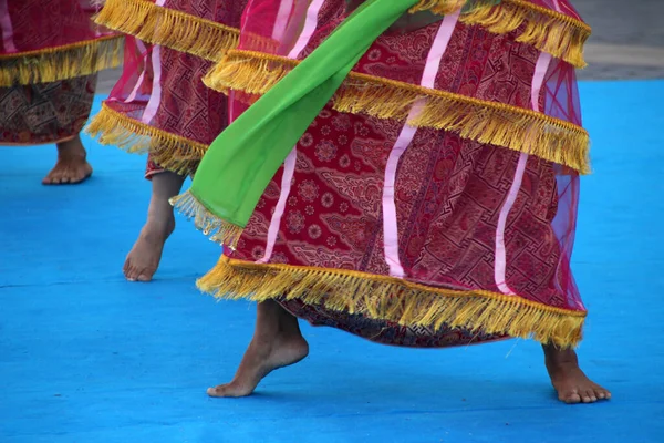 Bir Sokak Festivalinde Endonezya Halk Dansı — Stok fotoğraf