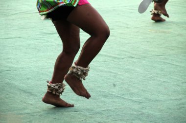 Bir sokak festivalinde Güney Afrika dansı