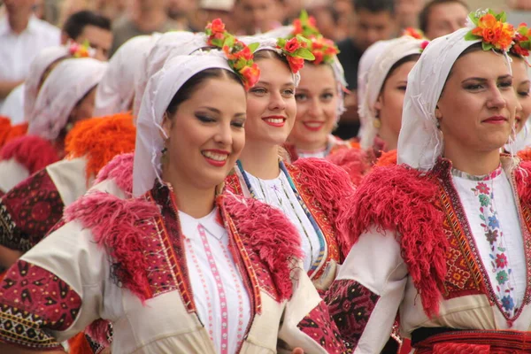 Volkstanz Aus Mazedonien Auf Einem Straßenfest — Stockfoto