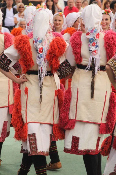 축제에서 마케도니아 사람들 — 스톡 사진