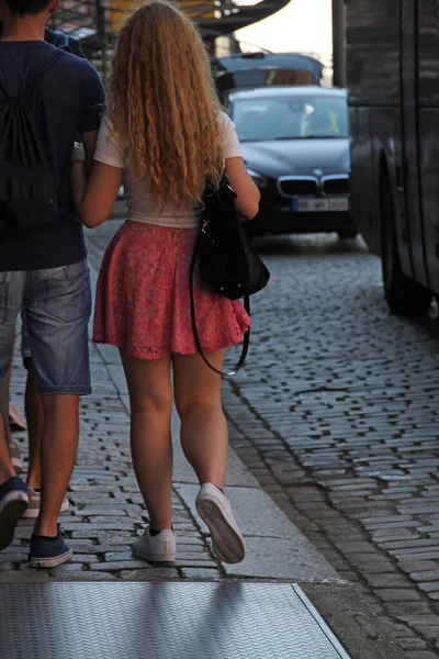 Junge Frauen Hamburg Einem Sommertag — Stockfoto