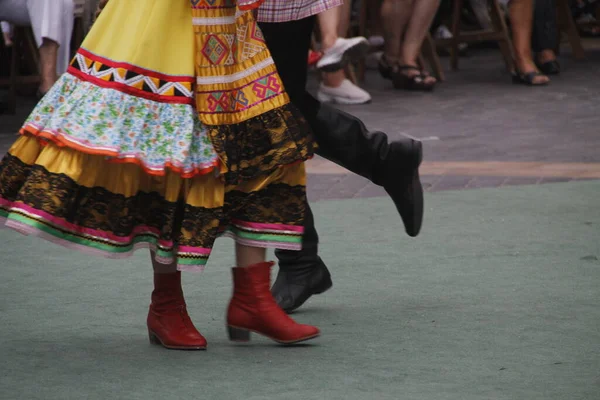 Bir Sokak Festivalinde Rus Halk Dansları Sergisi — Stok fotoğraf