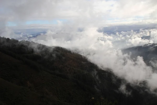 バスク地方の山の中の風景 — ストック写真