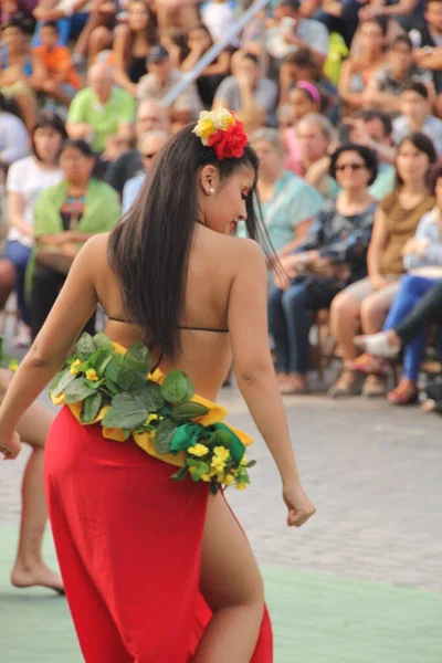 South Seas Dans Een Straat Volk Festival — Stockfoto