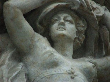 Bilbao şehir merkezinde heykel