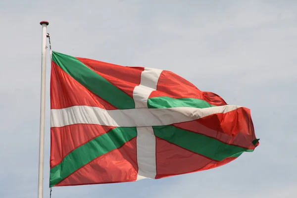 Baskische Nationalflagge Weht Der Luft — Stockfoto