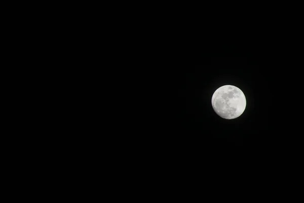 Blick Auf Den Mond Bei Nacht — Stockfoto