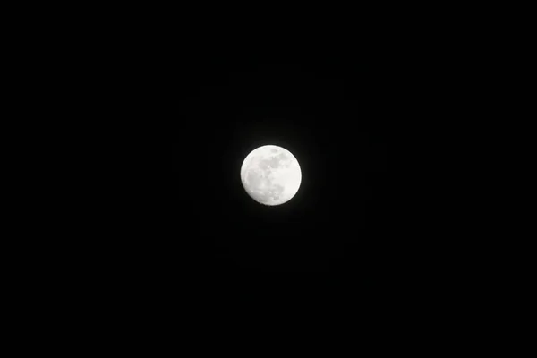 Blick Auf Den Mond Bei Nacht — Stockfoto