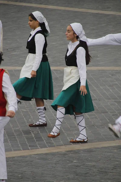 Dança Basca Tradicional Festival Folclórico — Fotografia de Stock