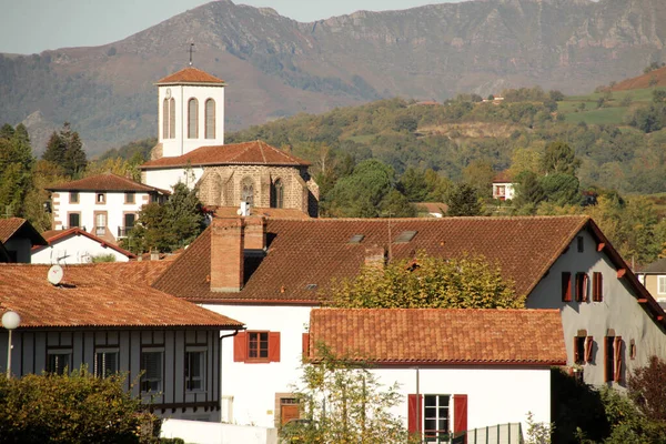 Fransa Nın Güneyindeki Tipik Bask Evi — Stok fotoğraf