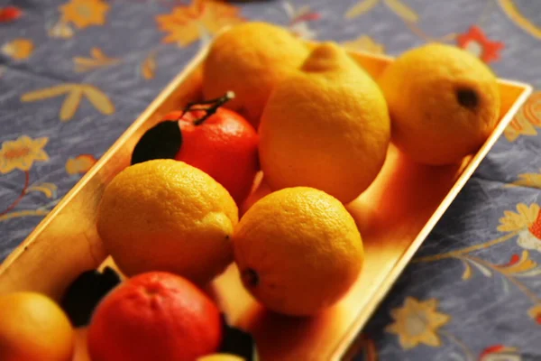 Frutas Una Bandeja — Foto de Stock