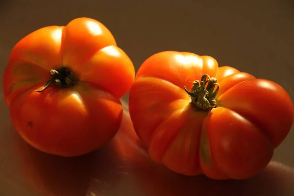 Röda Tomater Bricka — Stockfoto
