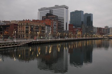 Bilbao mahallesinde bir bina.