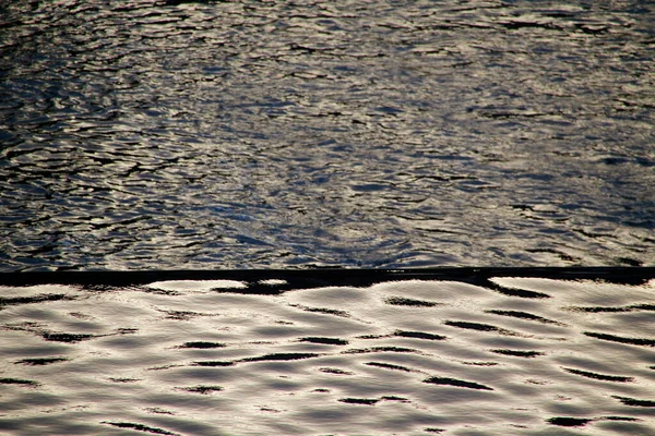 Fluss Während Der Frühjahrsschmelze — Stockfoto