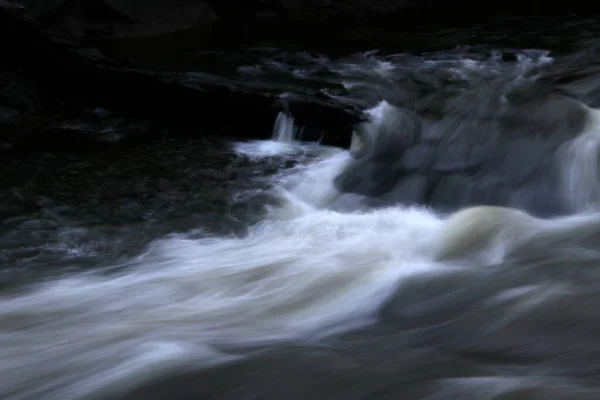 Erime Sırasında Bir Nehrin Görüntüsü — Stok fotoğraf