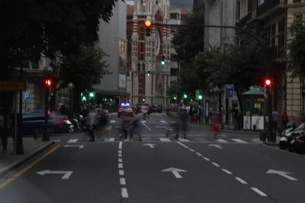 Conducir Una Carretera Urbana —  Fotos de Stock