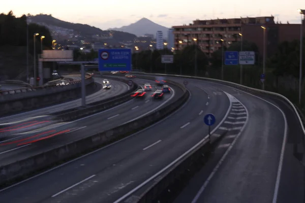 Tráfico Una Carretera Urbana — Foto de Stock