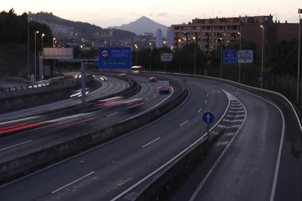 Tráfico Una Carretera Urbana — Foto de Stock