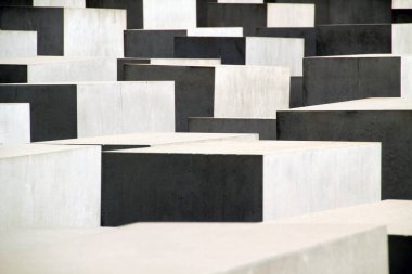 Berlin şehir merkezinde bir anıt.